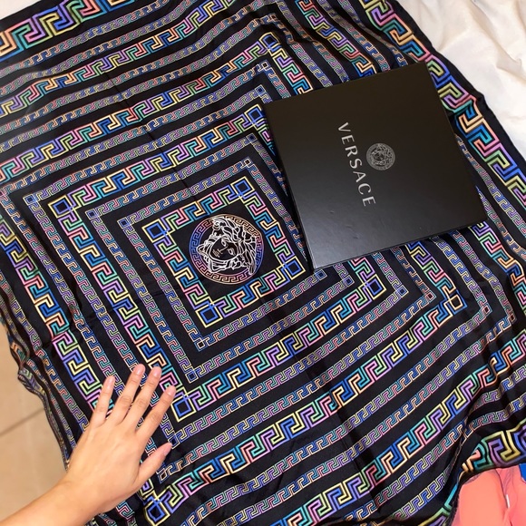 COPY - AUTHENTIC VERSACE MEDUSA SILK SCARF - Picture 2 of 2